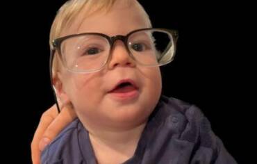 How do I choose glasses for my child?